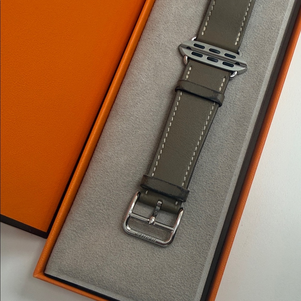 Hermes Double Tour Leather Watch Band in Taupe - Picture 2 of 15